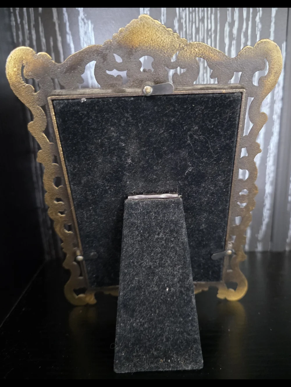 Ornate Antique-Style Gold Picture Frame - Decorative Home Accent